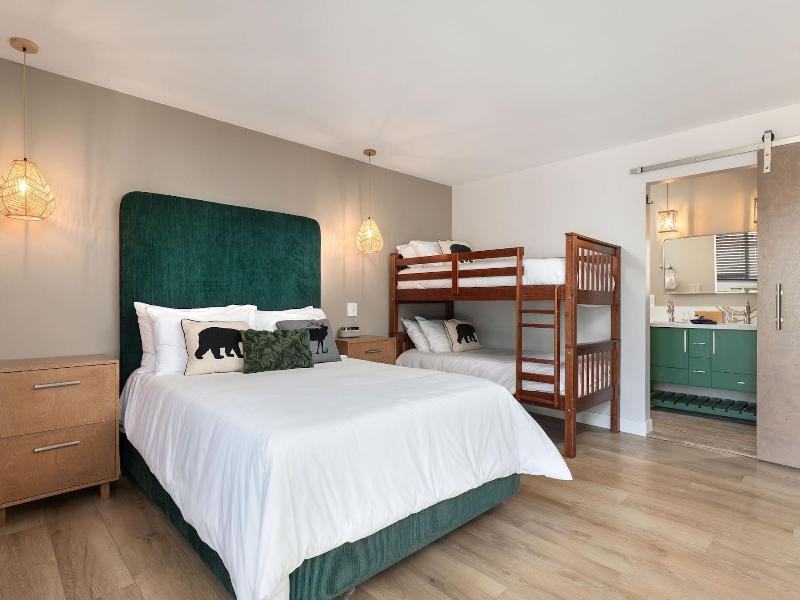 California Inn image