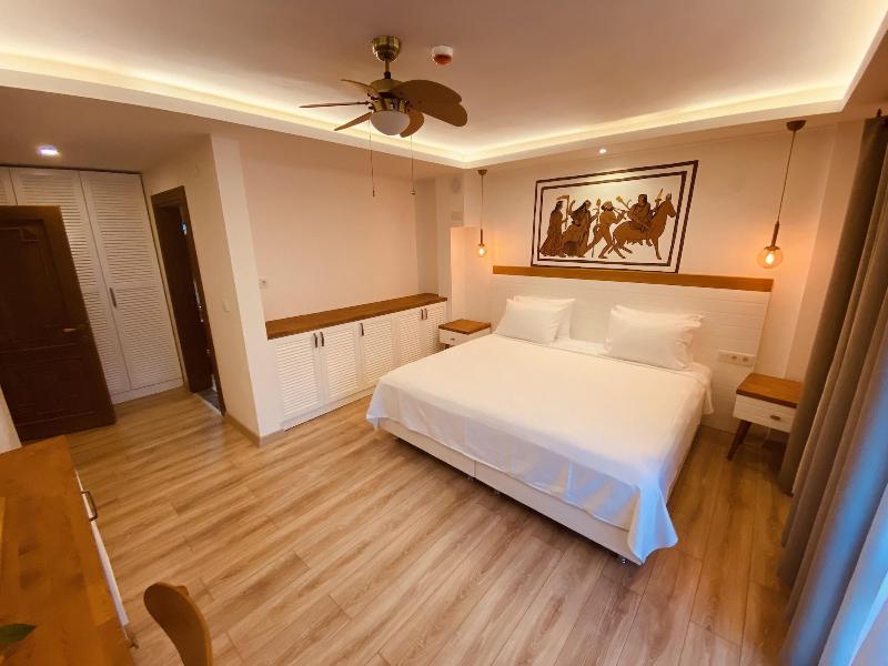 In Ephesus Otel And Art Galery image