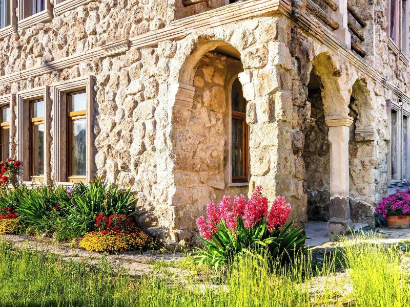 Ala Stone House image