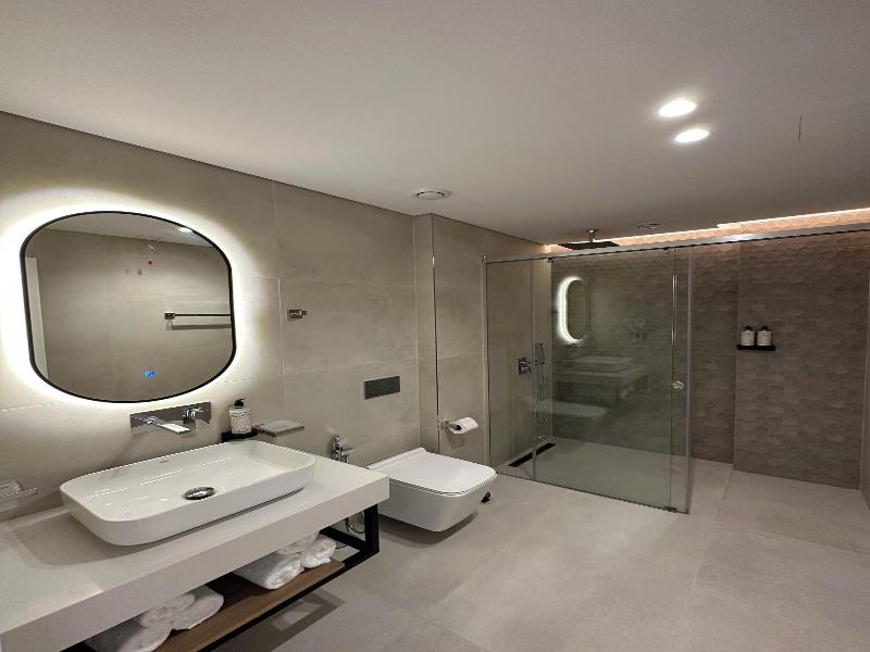 Hotel Colosseum image