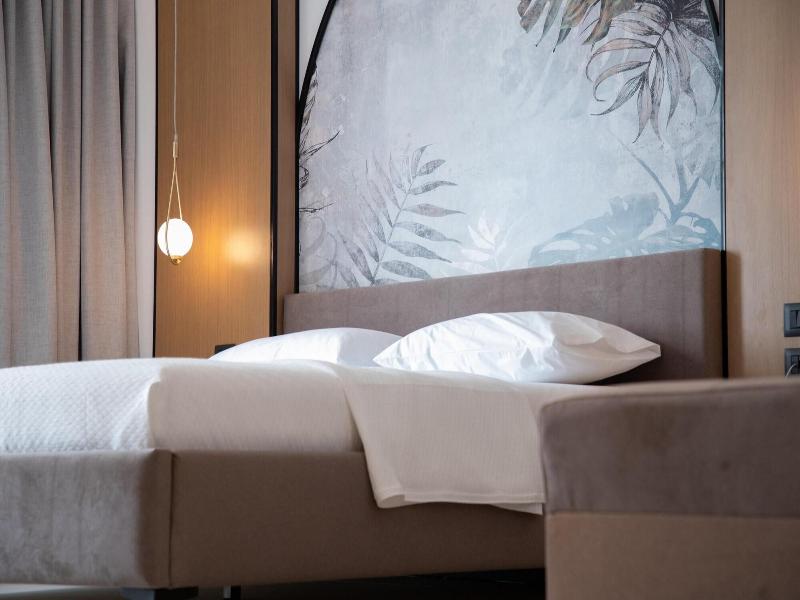 Hotel Colosseum image