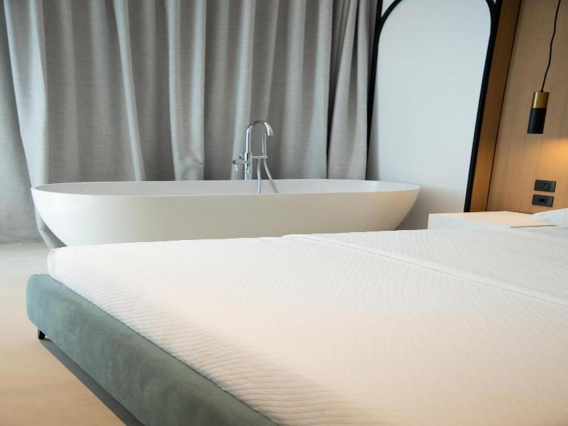 Hotel Colosseum image
