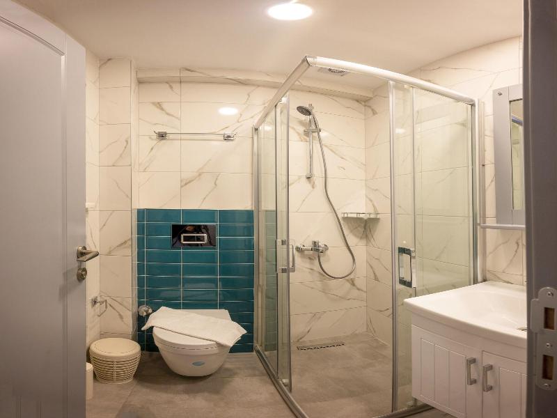 Lynda Hotel Special Class image