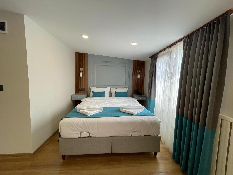 Lynda Hotel Special Class image