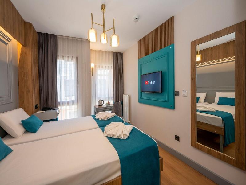 Lynda Hotel Special Class image