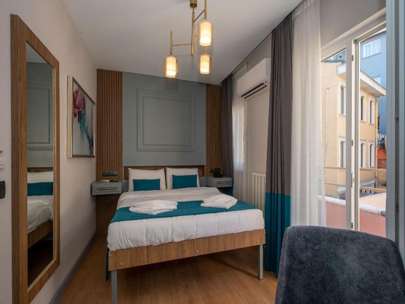Lynda Hotel Special Class image