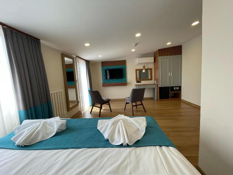 Lynda Hotel Special Class image