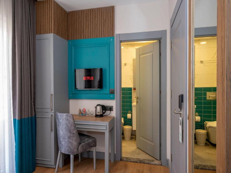 Lynda Hotel Special Class image