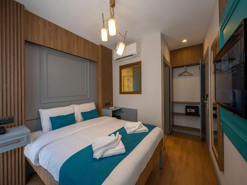 Lynda Hotel Special Class image