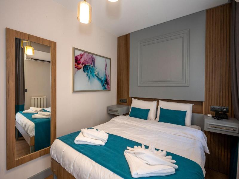 Lynda Hotel Special Class image
