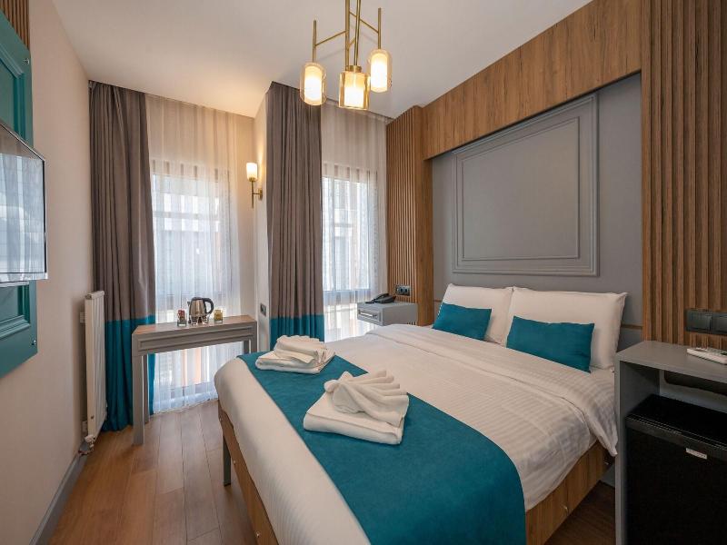 Lynda Hotel Special Class image