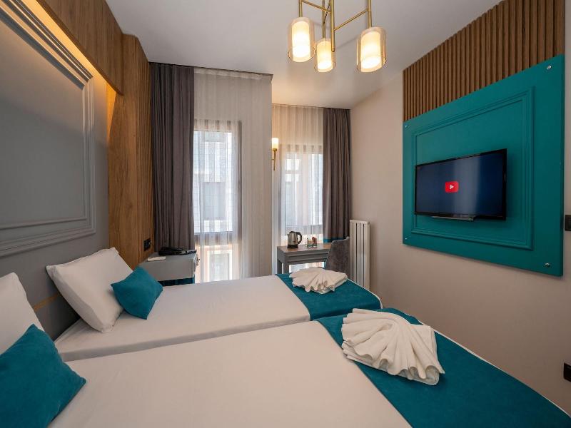 Lynda Hotel Special Class image