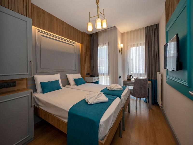 Lynda Hotel Special Class image