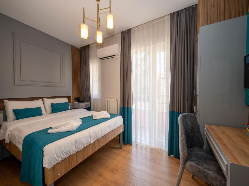 Lynda Hotel Special Class image