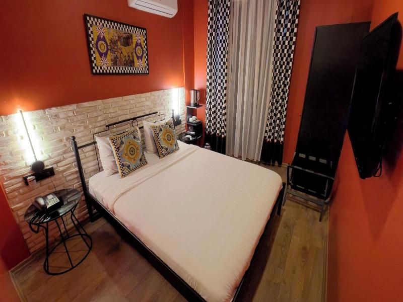 Think Hotel image