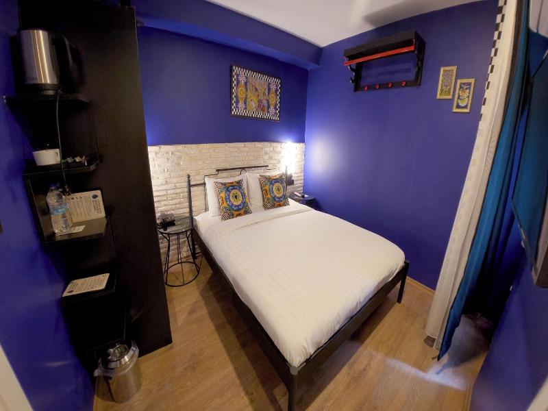 Think Hotel image