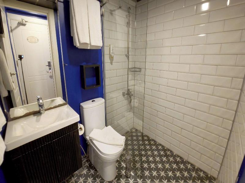 Think Hotel image