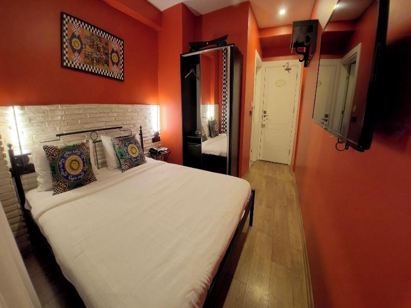 Think Hotel image
