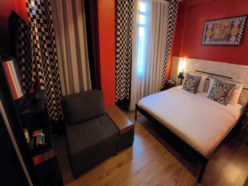 Think Hotel image