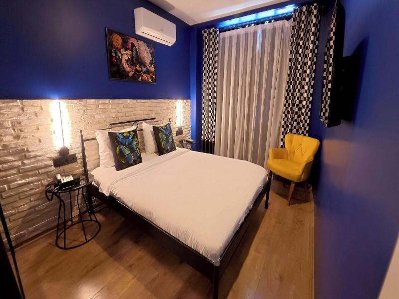 Think Hotel image