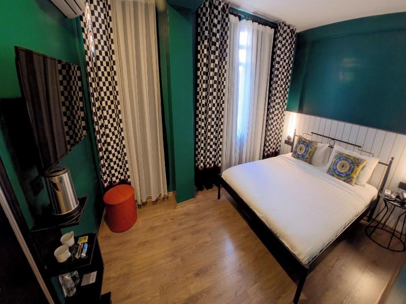Think Hotel image