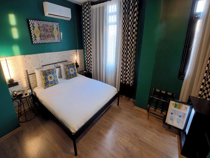 Think Hotel image