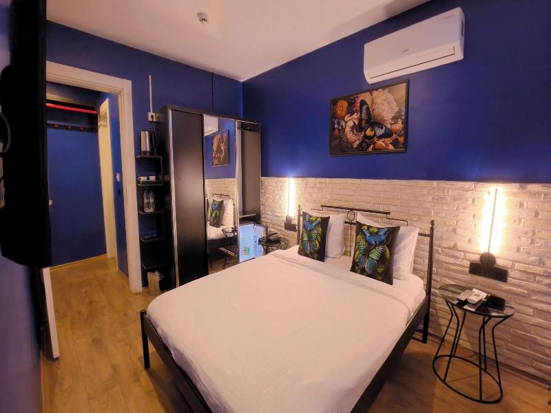 Think Hotel image
