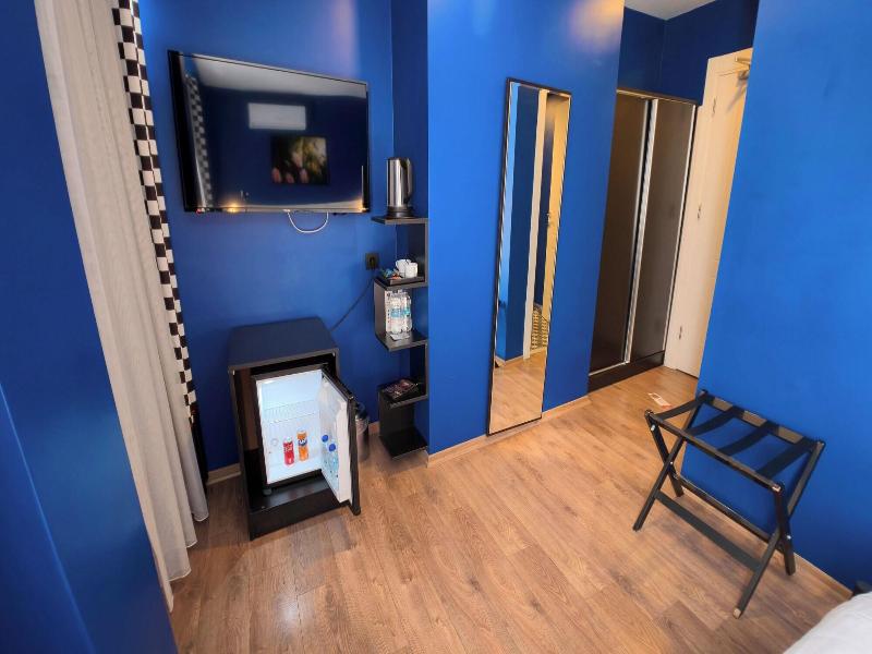Think Hotel image