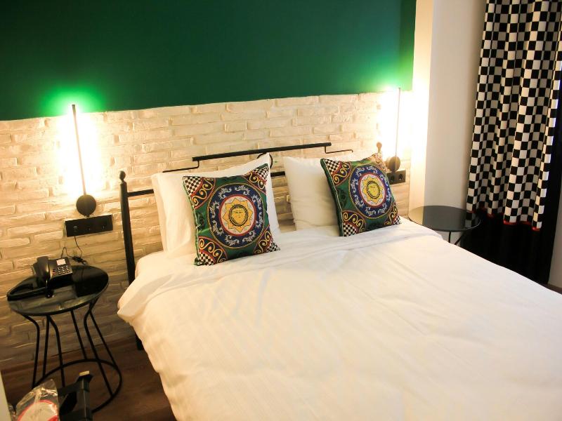 Think Hotel image