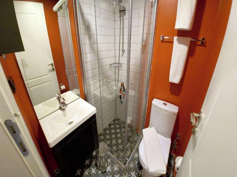 Think Hotel image