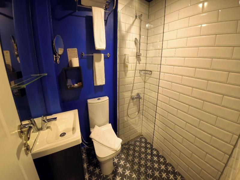 Think Hotel image