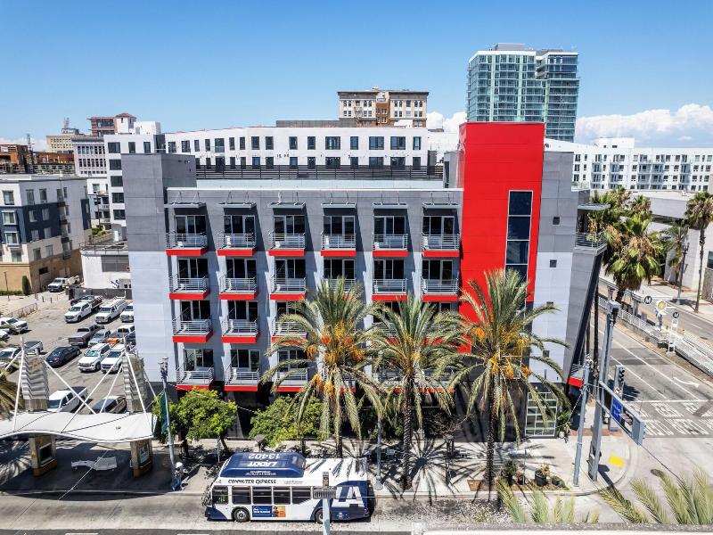 Hotel Mai Downtown Long Beach — general view