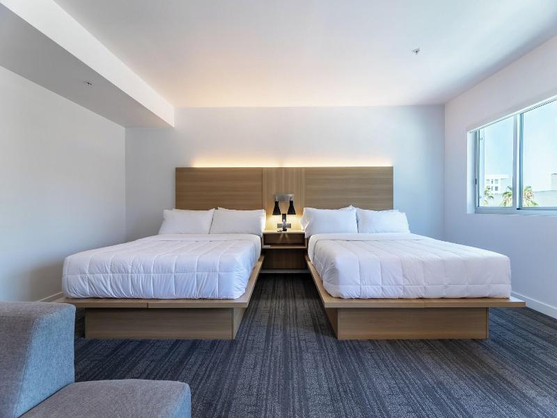 Hotel Mai Downtown Long Beach image