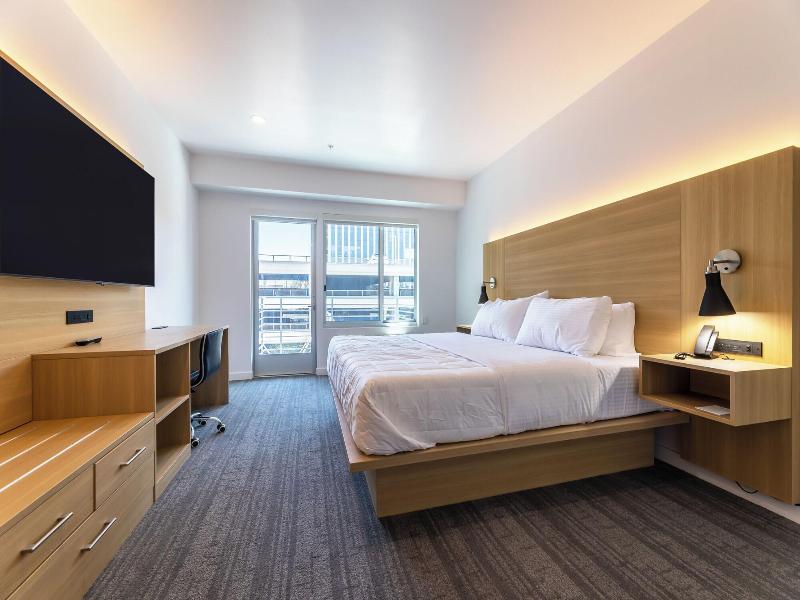 Hotel Mai Downtown Long Beach image