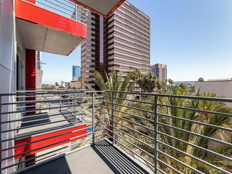 Hotel Mai Downtown Long Beach image