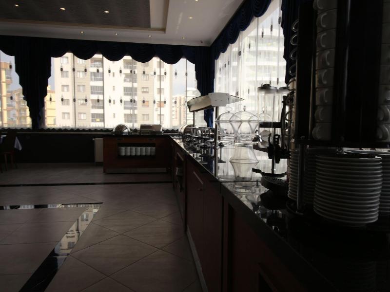 Golden Rose Deluxe Hotel