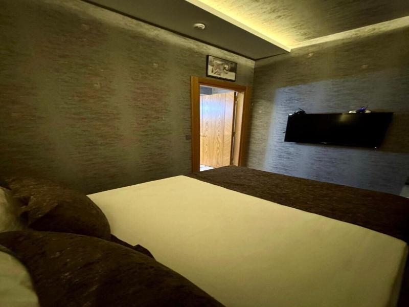 Golden Rose Deluxe Hotel 4