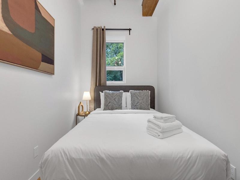 The Little Prince Rooms Old Montreal image