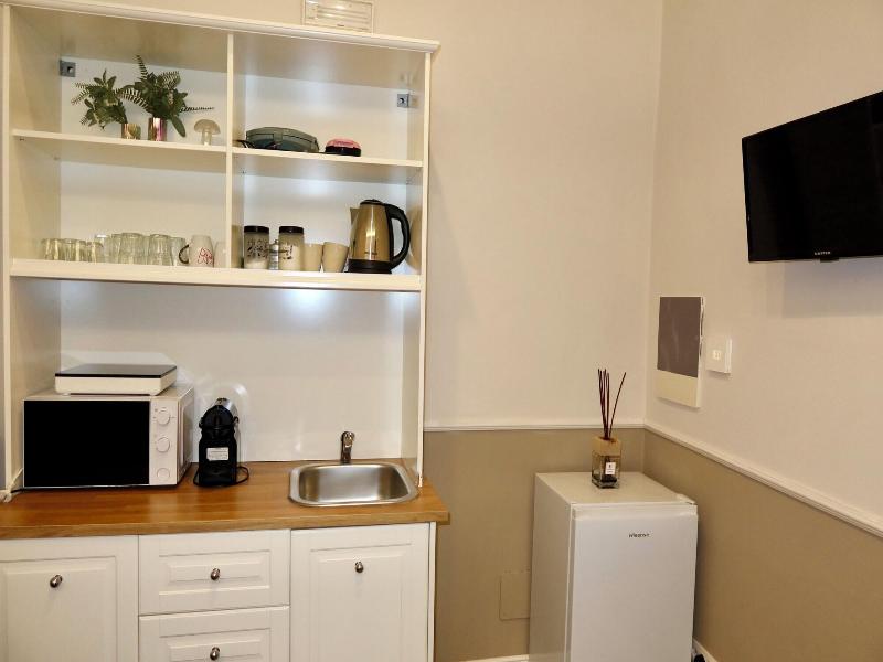 El Roy Garden Rooms image