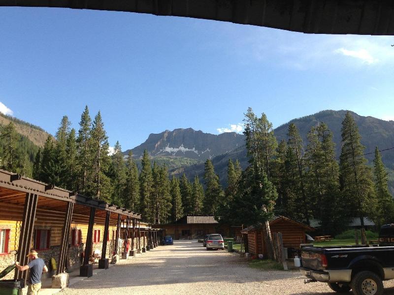 Grizzly Lodge, Silver Gate