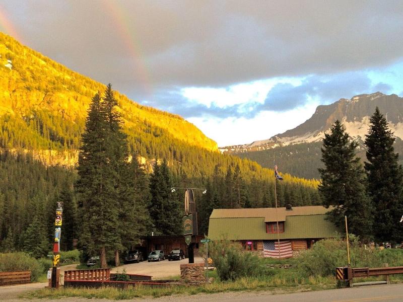 Grizzly Lodge