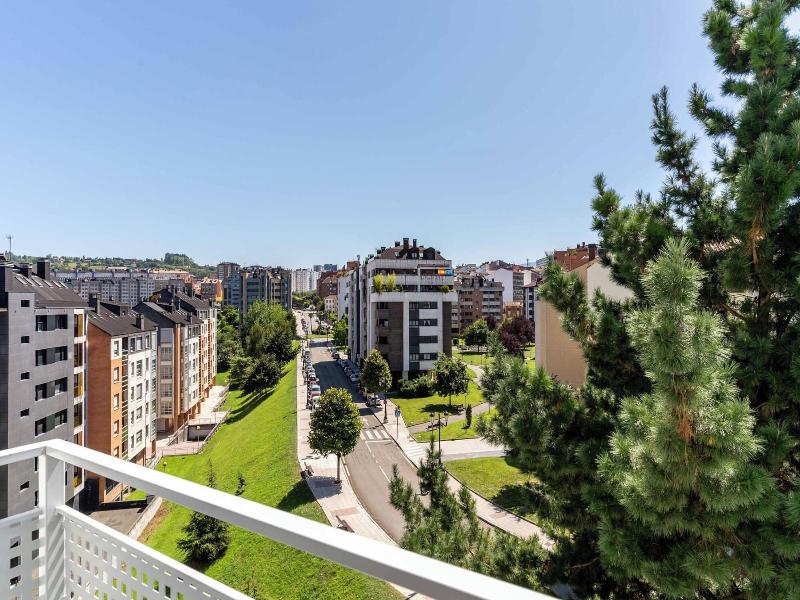 Limehome Oviedo Calle Postigo Bajo image