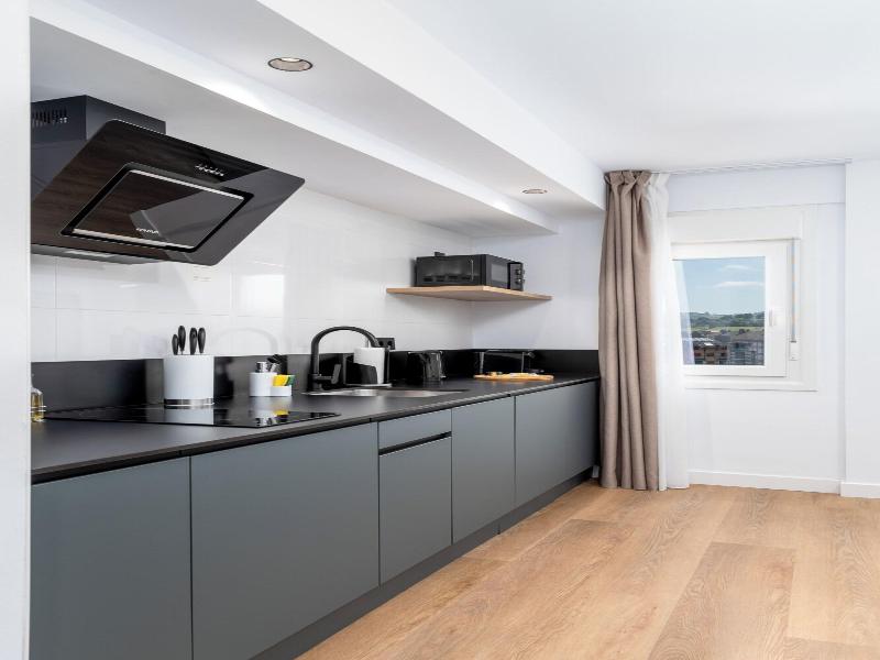 Limehome Oviedo Calle Postigo Bajo image