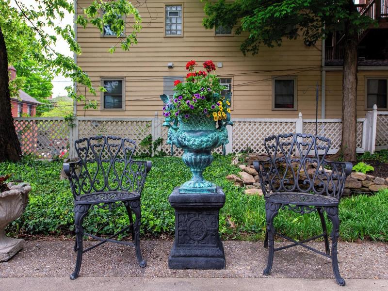 Dupont Mansion Bed Breakfast image