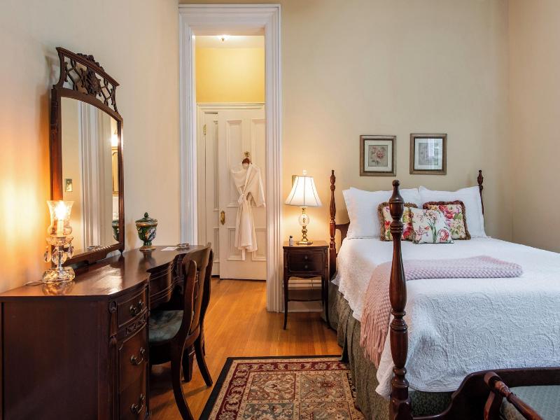 Dupont Mansion Bed Breakfast image