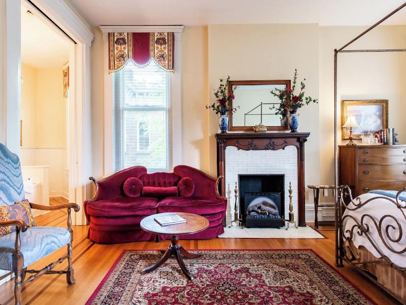 Dupont Mansion Bed Breakfast image