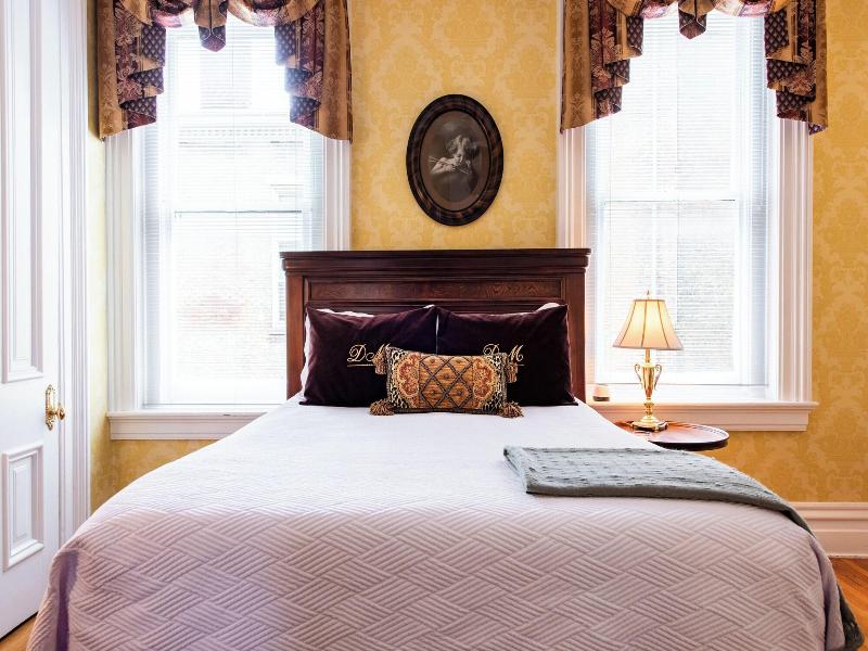 Dupont Mansion Bed Breakfast image