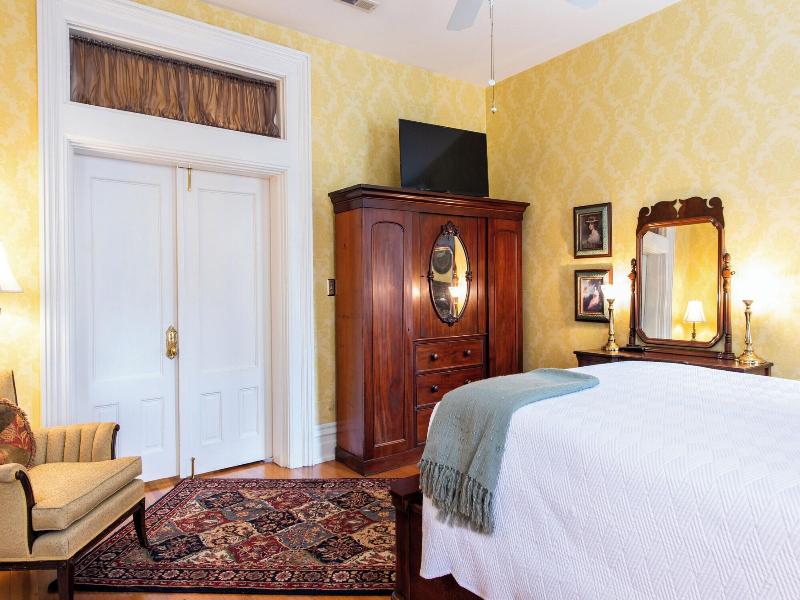 Dupont Mansion Bed Breakfast image