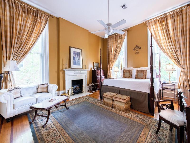Dupont Mansion Bed Breakfast image