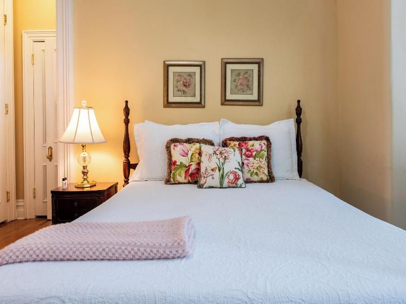 Dupont Mansion Bed Breakfast image
